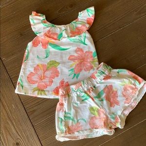 Carter’s Two piece outfit 9 months